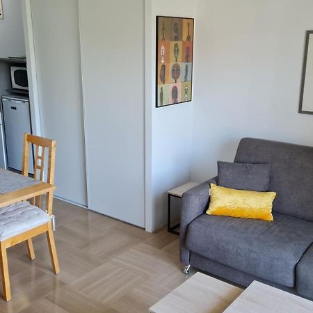 2P Entierement Climatise I Bien Insonorise I Wifi I A 300 M De La Mer I Restaurants Commerces Et Transports A 5Mn A Pied I Ideal 2 Personnes I Possibilite 4 Avec Canape Lit De Qualite I Tres Belle Douche 케인즈수르메르 외부 사진