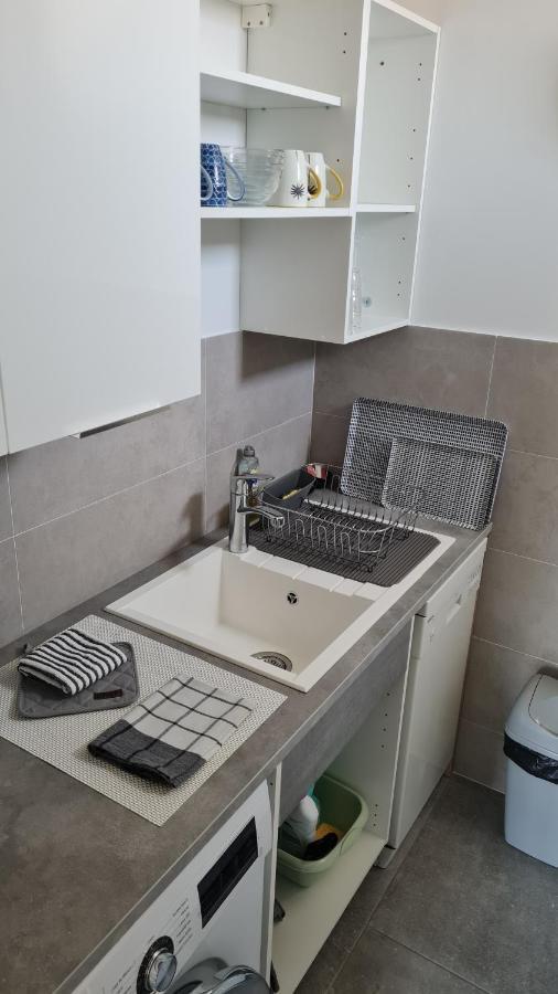 2P Entierement Climatise I Bien Insonorise I Wifi I A 300 M De La Mer I Restaurants Commerces Et Transports A 5Mn A Pied I Ideal 2 Personnes I Possibilite 4 Avec Canape Lit De Qualite I Tres Belle Douche 케인즈수르메르 외부 사진